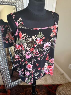 Black Floral Square-Neck with flutter sleeves cut out shoulders.
